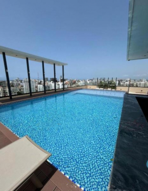 NEW Luxury 2BR King Bed, Gym, & Pool in the heart of Santo Domingo